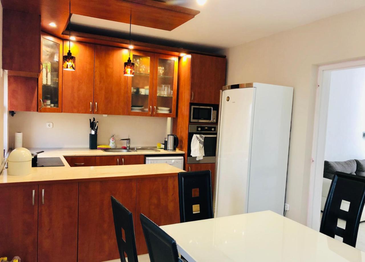 Апартаменты Akacvirag Apartman Шиофок Экстерьер фото